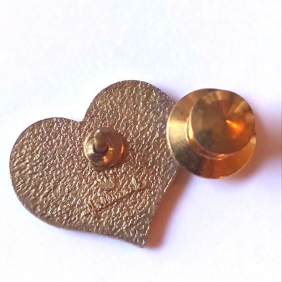 2 Valentine's pins Hallmark and The Variety Club heart pins - Picture 3 of 4